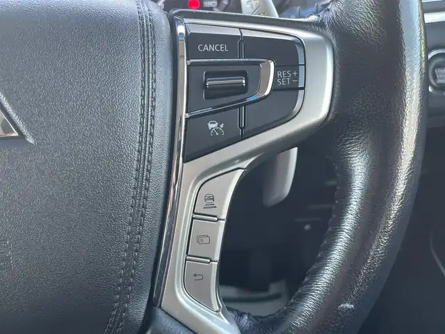 三菱 デリカＤ：５ P 兵庫県 2023(令5)年 2.5万km グラファイトグレーメタリック/ブラックマイカ １０．１インチナビ/追従有クルーズコントロール/アラウンドビューモニター/両側パワスラ/ステアリングヒーター/シートヒーター/AppleCarPlay/電動リアゲート/Bluetooth接続/フルセグTV/HDMI端子/LEDヘッドライト/パドルシフト/CD/DVD/スイッチスタート/スペアキー