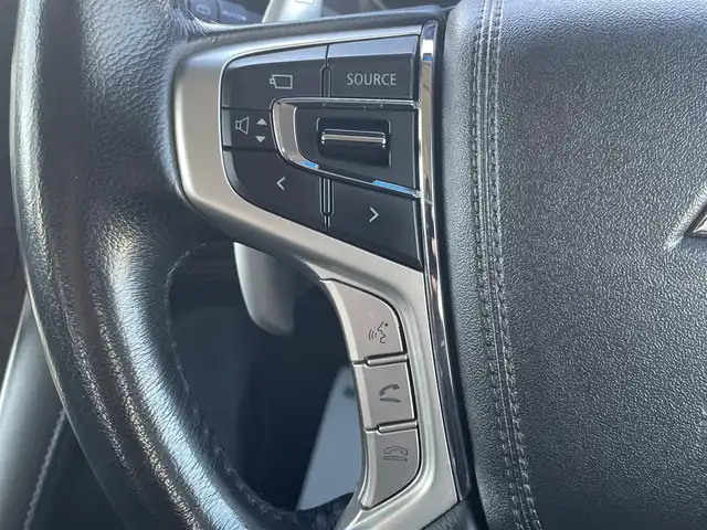 三菱 デリカＤ：５ P 兵庫県 2023(令5)年 2.5万km グラファイトグレーメタリック/ブラックマイカ １０．１インチナビ/追従有クルーズコントロール/アラウンドビューモニター/両側パワスラ/ステアリングヒーター/シートヒーター/AppleCarPlay/電動リアゲート/Bluetooth接続/フルセグTV/HDMI端子/LEDヘッドライト/パドルシフト/CD/DVD/スイッチスタート/スペアキー