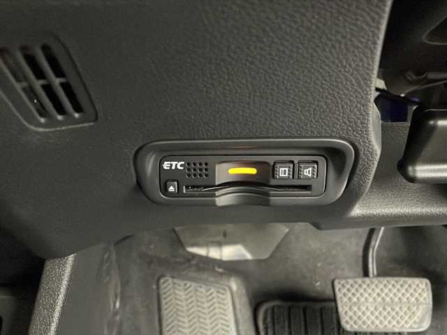 ホンダ ヴェゼル ハイブリッド Z ホンダセンシング 大阪府 2016(平28)年 3.5万km ホワイトオーキッドパール 純正SDナビ/【BT/フルセグTV/HDMI/USB/AUX/ipod/DVD】/バックカメラ/ETC/ドライブレコーダー前後/衝突被害軽減システム/クルーズコントロール追従/レーンキープアシスト/先行車発進アラーム/オートライト/LEDライト/パドルシフト/BRAKEHOLD/ハーフレザーシート/シートヒーター/純正17インチAW/純正フロアマット/スマートキー