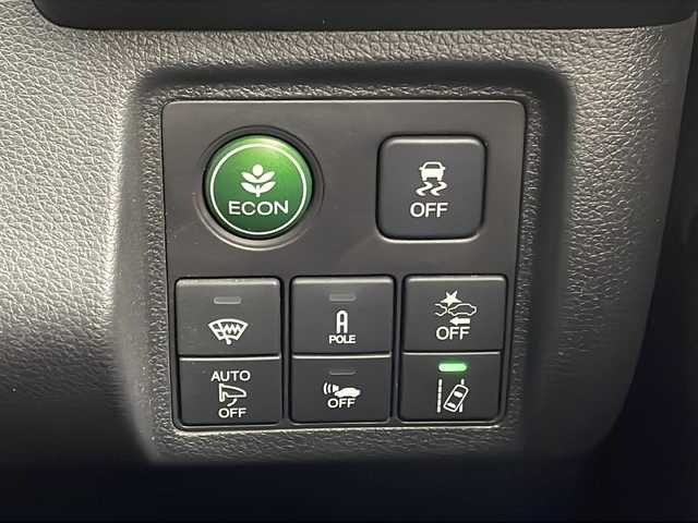 ホンダ ヴェゼル ハイブリッド Z ホンダセンシング 大阪府 2016(平28)年 3.5万km ホワイトオーキッドパール 純正SDナビ/【BT/フルセグTV/HDMI/USB/AUX/ipod/DVD】/バックカメラ/ETC/ドライブレコーダー前後/衝突被害軽減システム/クルーズコントロール追従/レーンキープアシスト/先行車発進アラーム/オートライト/LEDライト/パドルシフト/BRAKEHOLD/ハーフレザーシート/シートヒーター/純正17インチAW/純正フロアマット/スマートキー