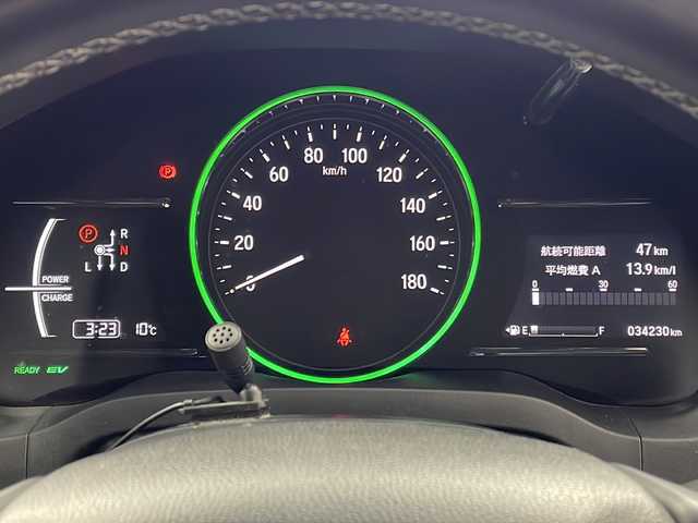 ホンダ ヴェゼル ハイブリッド Z ホンダセンシング 大阪府 2016(平28)年 3.5万km ホワイトオーキッドパール 純正SDナビ/【BT/フルセグTV/HDMI/USB/AUX/ipod/DVD】/バックカメラ/ETC/ドライブレコーダー前後/衝突被害軽減システム/クルーズコントロール追従/レーンキープアシスト/先行車発進アラーム/オートライト/LEDライト/パドルシフト/BRAKEHOLD/ハーフレザーシート/シートヒーター/純正17インチAW/純正フロアマット/スマートキー