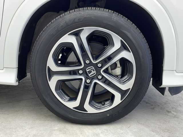 ホンダ ヴェゼル ハイブリッド Z ホンダセンシング 大阪府 2016(平28)年 3.5万km ホワイトオーキッドパール 純正SDナビ/【BT/フルセグTV/HDMI/USB/AUX/ipod/DVD】/バックカメラ/ETC/ドライブレコーダー前後/衝突被害軽減システム/クルーズコントロール追従/レーンキープアシスト/先行車発進アラーム/オートライト/LEDライト/パドルシフト/BRAKEHOLD/ハーフレザーシート/シートヒーター/純正17インチAW/純正フロアマット/スマートキー