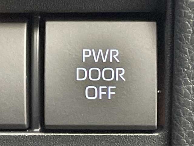 トヨタ ヴォクシー ハイブリッド S－Z 群馬県 2024(令6)年 0.1万km アティチュードブラックマイカ 純正１０．５型ナビ　ＣＤ／ＤＶＤデッキ　ビルトインＥＴＣ　バックカメラ　アダプティブクルーズコントロール　衝突被害軽減システム　車線逸脱警報システム　前後コーナーセンサー　両側電動スライドドア　禁煙車