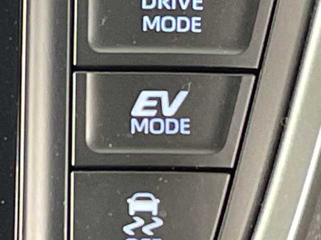 トヨタ ヴォクシー ハイブリッド S－Z 群馬県 2024(令6)年 0.1万km アティチュードブラックマイカ 純正１０．５型ナビ　ＣＤ／ＤＶＤデッキ　ビルトインＥＴＣ　バックカメラ　アダプティブクルーズコントロール　衝突被害軽減システム　車線逸脱警報システム　前後コーナーセンサー　両側電動スライドドア　禁煙車