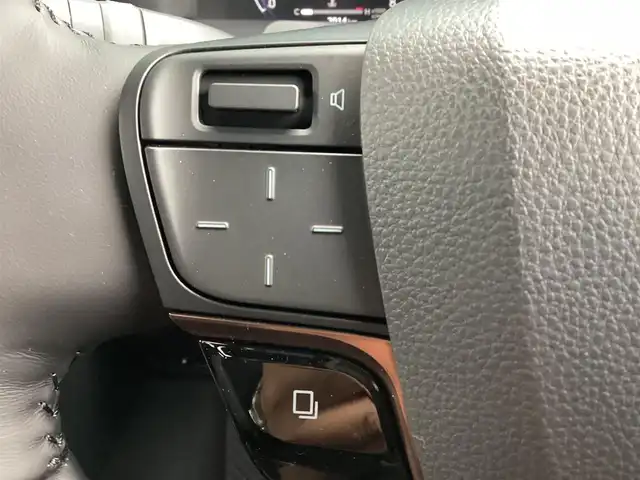 トヨタ アルファード Z 京都府 2025(令7)年 0.2万km ブラック ワンオーナー/トヨタチームメイト/左右独立サンルーフ/ヘッドアップディスプレー/タッチトレーサーオペレーション/１３．２インチフリップダウンモニター/スペアタイヤ/デジタルインナーミラー/前後ドライブレコーダー/パノラミックビューカメラ/ＰＷバックドア/前席、２列目ＰＷシート/前席、２列目シートベンチレーション/置くだけ充電/１４インチディスプレイオーディオプラス/ナビ・フルセグＴＶ・USB・BT・HDMI/ビルトインETC2.0/ステアリングヒーター/スペアスマートキー/新車保証書