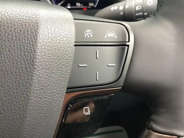 トヨタ アルファード Z 京都府 2025(令7)年 0.2万km ブラック ワンオーナー/トヨタチームメイト/左右独立サンルーフ/ヘッドアップディスプレー/タッチトレーサーオペレーション/１３．２インチフリップダウンモニター/スペアタイヤ/デジタルインナーミラー/前後ドライブレコーダー/パノラミックビューカメラ/ＰＷバックドア/前席、２列目ＰＷシート/前席、２列目シートベンチレーション/置くだけ充電/１４インチディスプレイオーディオプラス/ナビ・フルセグＴＶ・USB・BT・HDMI/ビルトインETC2.0/ステアリングヒーター/スペアスマートキー/新車保証書