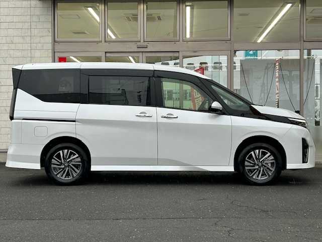 日産 セレナ