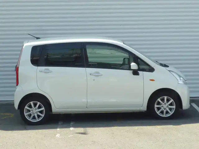 ダイハツ ムーヴ X 和歌山県 2012(平24)年 4.9万km パールホワイトⅢ /走行距離：48956km（登録時）/純正CDデッキ/　AUX/AM/FM/ドアバイザー/純正フロアマット/アイドリングストップ/ヘッドライトレベライザー/電動格納ミラー/プッシュスタート/スペアキーX1/取扱説明書/保証書