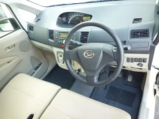 ダイハツ ムーヴ X 和歌山県 2012(平24)年 4.9万km パールホワイトⅢ /走行距離：48956km（登録時）/純正CDデッキ/　AUX/AM/FM/ドアバイザー/純正フロアマット/アイドリングストップ/ヘッドライトレベライザー/電動格納ミラー/プッシュスタート/スペアキーX1/取扱説明書/保証書