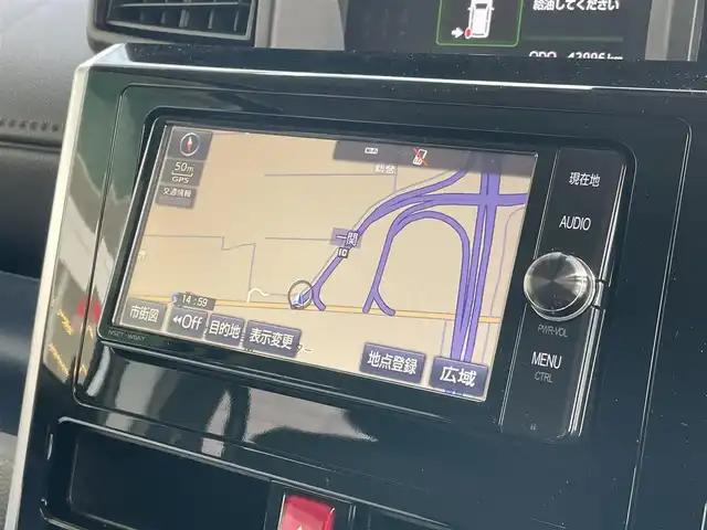 トヨタ ルーミー カスタムG S 岩手県 2018(平30)年 4.3万km パールホワイトⅢ 純正SDナビ/AM/FM/CD/DVD/Bluetooth/フルセグTV/バックカメラ/ETC/両側パワースライドドア/クルーズコントロール/衝突被害軽減ブレーキ/レーンキープアシスト/横滑り防止装置/コーナーセンサー/寒冷地仕様/シートヒーター/アイドリングストップ/オートライト/LEDヘッドライト/フォグランプ/スマートキー/プッシュスタート/電動格納ミラー/純正14インチAW/純正フロアマット/ドアバイザー/ワイパーデアイサー/エンジンスターター/取扱説明書