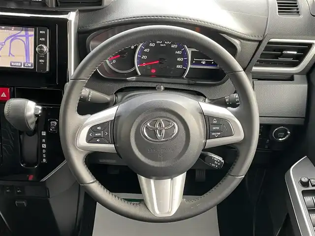 トヨタ ルーミー カスタムG S 岩手県 2018(平30)年 4.3万km パールホワイトⅢ 純正SDナビ/AM/FM/CD/DVD/Bluetooth/フルセグTV/バックカメラ/ETC/両側パワースライドドア/クルーズコントロール/衝突被害軽減ブレーキ/レーンキープアシスト/横滑り防止装置/コーナーセンサー/寒冷地仕様/シートヒーター/アイドリングストップ/オートライト/LEDヘッドライト/フォグランプ/スマートキー/プッシュスタート/電動格納ミラー/純正14インチAW/純正フロアマット/ドアバイザー/ワイパーデアイサー/エンジンスターター/取扱説明書