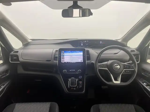 日産 セレナ e－パワー ハイウェイスター V 岡山県 2019(令1)年 6万km ブリリアントホワイトパール プロパイロット/アラウンドビューモニター/ドライブレコーダー/純正９インチナビ/（Bluetooth、CD/DVD、フルセグTV、HDMI接続、USB接続）/純正１１インチフリップダウンモニター/エマージェンシーブレーキ/両側電動スライドドア/ブラインドスポットモニター/シートヒーター/ステアリングヒーター/ビルトインＥＴＣ/LEDヘッドライト（Auto)/LEDフォグランプ/オートハイビーム/ドライブレコーダー/パーキングアシスト/アイドリングストップ/Rサンシェイド/シートバックテーブル/ISOFIX/チルトステアリング/シートリフター