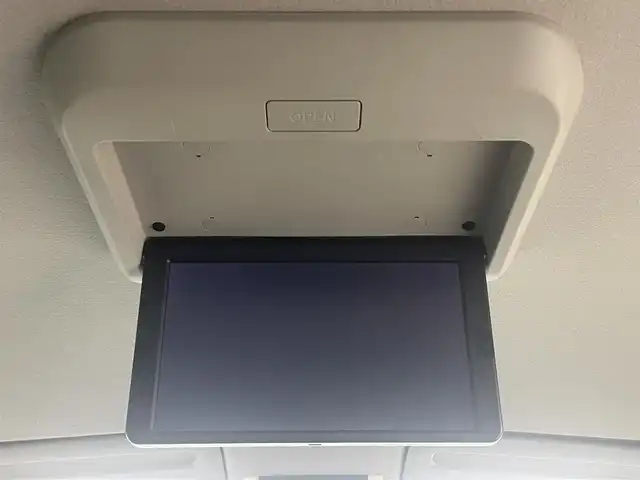 日産 セレナ e－パワー ハイウェイスター V 岡山県 2019(令1)年 6万km ブリリアントホワイトパール プロパイロット/アラウンドビューモニター/ドライブレコーダー/純正９インチナビ/（Bluetooth、CD/DVD、フルセグTV、HDMI接続、USB接続）/純正１１インチフリップダウンモニター/エマージェンシーブレーキ/両側電動スライドドア/ブラインドスポットモニター/シートヒーター/ステアリングヒーター/ビルトインＥＴＣ/LEDヘッドライト（Auto)/LEDフォグランプ/オートハイビーム/ドライブレコーダー/パーキングアシスト/アイドリングストップ/Rサンシェイド/シートバックテーブル/ISOFIX/チルトステアリング/シートリフター