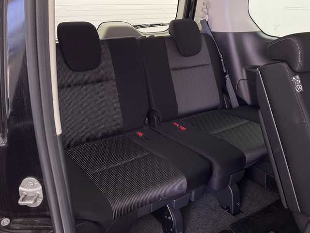 日産 セレナ ハイウェイスター V 群馬県 2021(令3)年 5.7万km ダイヤモンドブラック 純正10型ナビ　純正11型後席モニター　全周囲カメラ　衝突被害軽減ブレーキ　BSM　プロパイロット　アダプティブクルーズコントロール　両側電動スライドドア　純正ETC 純正ドライブレコーダー　禁煙車