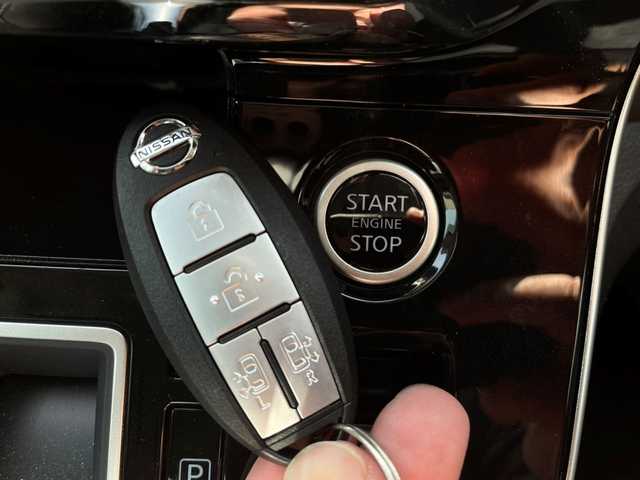 日産 セレナ ハイウェイスター V 群馬県 2021(令3)年 5.7万km ダイヤモンドブラック 純正10型ナビ　純正11型後席モニター　全周囲カメラ　衝突被害軽減ブレーキ　BSM　プロパイロット　アダプティブクルーズコントロール　両側電動スライドドア　純正ETC 純正ドライブレコーダー　禁煙車