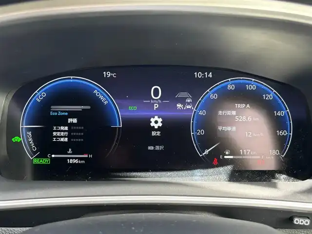 トヨタ カローラ クロス 宮城県 2025(令7)年 0.2万km マッシブグレー 登録時走行距離1896km/純正オーディオディスプレイ【ナビ付】/サンルーフ/シートヒーター【D席＋N席】/Pアシスト/追従式クルーズコントロール/パワーバックドア/革巻きステアリング/ビルトインETC/３６０°カメラ/室内灯LED