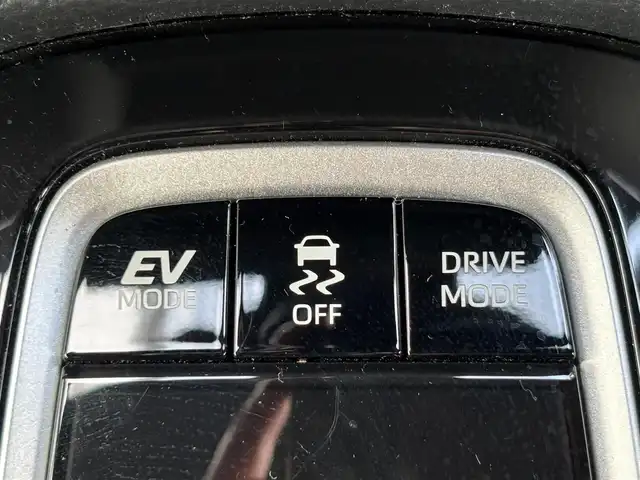 トヨタ カローラ クロス 宮城県 2025(令7)年 0.2万km マッシブグレー 登録時走行距離1896km/純正オーディオディスプレイ【ナビ付】/サンルーフ/シートヒーター【D席＋N席】/Pアシスト/追従式クルーズコントロール/パワーバックドア/革巻きステアリング/ビルトインETC/３６０°カメラ/室内灯LED