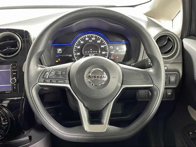 日産 ノート 広島県 2020(令2)年 2.3万km ダークメタルグレー 禁煙/純正ナビ/・Bluetooth接続/・CD/DVD再生機能/・フルセグテレビ/アラウンドビューモニター/デジタルインナーミラー/前後コーナーセンサー/衝突軽減ブレーキ/オートマティックハイビーム/ＬＥＤヘッドライト/誤発進抑制機能/レーンキープアシスト