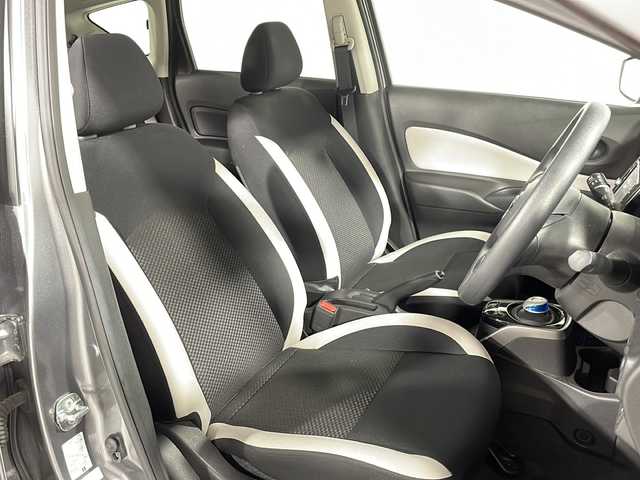 日産 ノート 広島県 2020(令2)年 2.3万km ダークメタルグレー 禁煙/純正ナビ/・Bluetooth接続/・CD/DVD再生機能/・フルセグテレビ/アラウンドビューモニター/デジタルインナーミラー/前後コーナーセンサー/衝突軽減ブレーキ/オートマティックハイビーム/ＬＥＤヘッドライト/誤発進抑制機能/レーンキープアシスト
