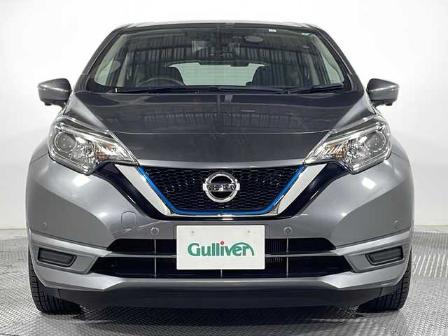 日産 ノート 広島県 2020(令2)年 2.3万km ダークメタルグレー 禁煙/純正ナビ/・Bluetooth接続/・CD/DVD再生機能/・フルセグテレビ/アラウンドビューモニター/デジタルインナーミラー/前後コーナーセンサー/衝突軽減ブレーキ/オートマティックハイビーム/ＬＥＤヘッドライト/誤発進抑制機能/レーンキープアシスト
