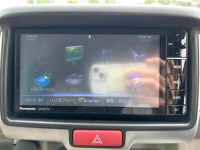 スズキ エブリィ ワゴン PZターボ スペシャル 静岡県 2017(平29)年 0.9万km パールホワイト エンジンスタートボタン/パワーステアリング/パワーウィンドウ/スマートキー/Bluetooth接続/CDチェンジャー/USB入力端子/フルセグTV/DVD再生機能ありナビ/ベンチシート/純正フロアマット/両側パワースライドドア/ABS/横滑り防止装置/盗難防止装置/オートライト/キセノンヘッドライト/ダブルエアバック/衝突軽減システム/左側オートステップ
