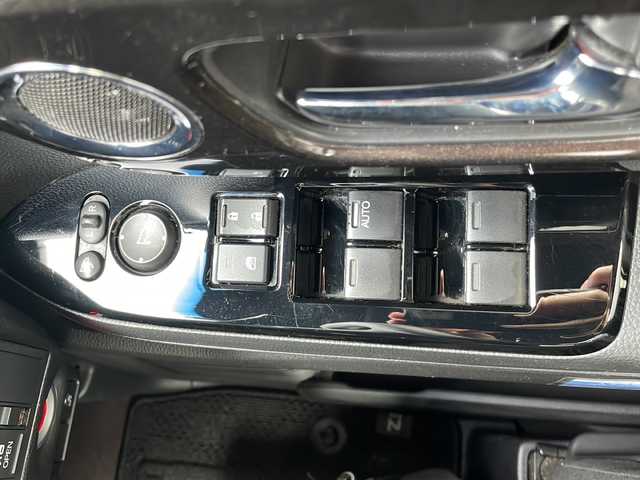 ホンダ Ｎ ＢＯＸ カスタム G L ホンダセンシング 山口県 2019(令1)年 6.9万km クリスタルブラックパール 社外SDナビ　【CN-RE05D】/フルセグTV/Bluetooth接続/DVD再生機能有/ETC/ドライブレコーダー/クルーズコントロール追従走行有/アイドリングストップ/ABS/ダブルエアバッグ/カーテンエアバッグ/純正フロアマット/LEDヘッドライト/ホンダセンシング/・レーンアシスト/横滑り防止装置/USB接続端子