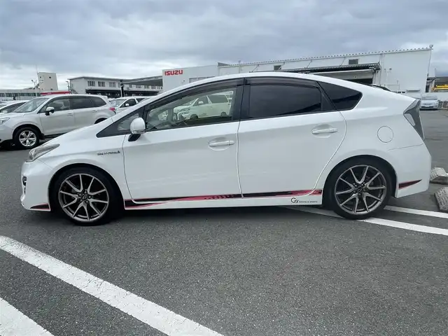 トヨタ プリウス S ツーリングセレ G’s 熊本県 2013(平25)年 12.1万km ホワイトパールクリスタルシャイン (株)IDOMが運営する【じしゃロン熊本店】の自社ローン専用車両になります/こちらは現金またはオートローンご利用時の価格です。自社ローンご希望の方は別途その旨お申付け下さい./社外ナビ/バックカメラ/ステアリングスイッチ/ETC/純正フロアマット/ETC/ドライブレコーダー