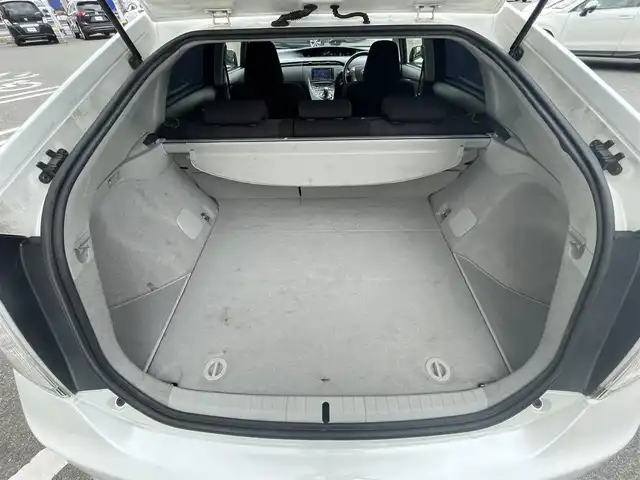 トヨタ プリウス S ツーリングセレ G’s 熊本県 2013(平25)年 12.1万km ホワイトパールクリスタルシャイン (株)IDOMが運営する【じしゃロン熊本店】の自社ローン専用車両になります/こちらは現金またはオートローンご利用時の価格です。自社ローンご希望の方は別途その旨お申付け下さい./社外ナビ/バックカメラ/ステアリングスイッチ/ETC/純正フロアマット/ETC/ドライブレコーダー