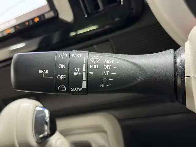 スズキ ワゴンＲ スマイル HYBRID X 三重県 2022(令4)年 1万km インディゴブルーメタリック/ホワイト2トーン マイルドハイブリッド/FF/インパネCVT/純正 8インチナビ CN-RZ843/（FM/AM/SD/iPod/TV/USB/Bluetooth/MEMORY MUSIC/CD/DVD/VTR）/バックカメラ/両側パワースライドドア/安全/・デュアルカメラブレーキサポート/・車線逸脱警報機能/・ふらつき警報/・リヤパーキングセンサー/・誤発進抑制機能/・後方誤発進抑制機能/・後退時ブレーキアシスト/装備/・シートヒーター（D）/・オートエアコン/・オートライト/・ハイビームアシスト/・プッシュスタート/・充電用USBジャック（type-A x2）/・ベンチシート/・2トーンボディカラー『インディゴブルーメタリック／ホワイト2トーン［EDS］』/・純正ホイールキャップ（14インチスチールホイール）/・保/取/・スマートキーx2/など