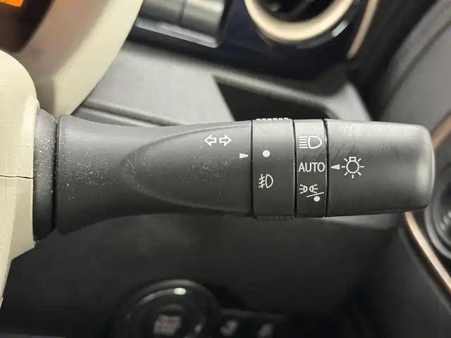 スズキ ワゴンＲ スマイル HYBRID X 三重県 2022(令4)年 1万km インディゴブルーメタリック/ホワイト2トーン マイルドハイブリッド/FF/インパネCVT/純正 8インチナビ CN-RZ843/（FM/AM/SD/iPod/TV/USB/Bluetooth/MEMORY MUSIC/CD/DVD/VTR）/バックカメラ/両側パワースライドドア/安全/・デュアルカメラブレーキサポート/・車線逸脱警報機能/・ふらつき警報/・リヤパーキングセンサー/・誤発進抑制機能/・後方誤発進抑制機能/・後退時ブレーキアシスト/装備/・シートヒーター（D）/・オートエアコン/・オートライト/・ハイビームアシスト/・プッシュスタート/・充電用USBジャック（type-A x2）/・ベンチシート/・2トーンボディカラー『インディゴブルーメタリック／ホワイト2トーン［EDS］』/・純正ホイールキャップ（14インチスチールホイール）/・保/取/・スマートキーx2/など
