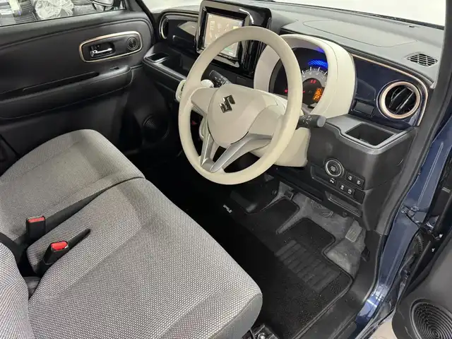 スズキ ワゴンＲ スマイル HYBRID X 三重県 2022(令4)年 1万km インディゴブルーメタリック/ホワイト2トーン マイルドハイブリッド/FF/インパネCVT/純正 8インチナビ CN-RZ843/（FM/AM/SD/iPod/TV/USB/Bluetooth/MEMORY MUSIC/CD/DVD/VTR）/バックカメラ/両側パワースライドドア/安全/・デュアルカメラブレーキサポート/・車線逸脱警報機能/・ふらつき警報/・リヤパーキングセンサー/・誤発進抑制機能/・後方誤発進抑制機能/・後退時ブレーキアシスト/装備/・シートヒーター（D）/・オートエアコン/・オートライト/・ハイビームアシスト/・プッシュスタート/・充電用USBジャック（type-A x2）/・ベンチシート/・2トーンボディカラー『インディゴブルーメタリック／ホワイト2トーン［EDS］』/・純正ホイールキャップ（14インチスチールホイール）/・保/取/・スマートキーx2/など