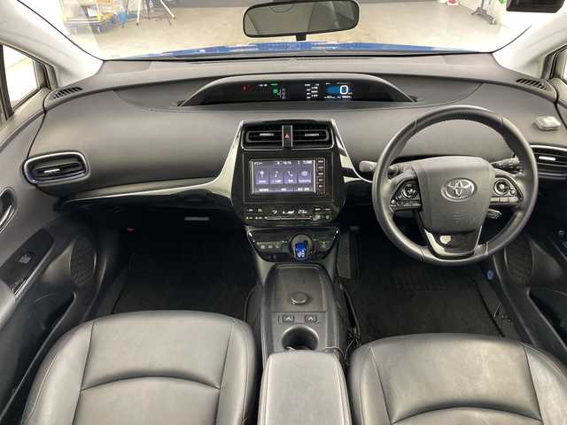 トヨタ プリウス Sツーリングセレクション 愛知県 2019(令1)年 8.9万km ブルーM 禁煙車/純正7インチナビ/（CD/DVD/AM/FM/フルセグTV/Bluetooth）/バックカメラ/トヨタセーフティセンス/・プリクラッシュセーフティ/・レーダークルーズコントロール/・レーンディパーチャーアラート/・オートマチックハイビーム/・誤発進抑制機能/・ふらつき警報/ETC/ドライブレコーダー/シートヒーター/LEDヘッドライト/スマートキー/プッシュスタート/フロアマット/17インチアルミホイール