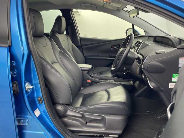 トヨタ プリウス Sツーリングセレクション 愛知県 2019(令1)年 8.9万km ブルーM 禁煙車/純正7インチナビ/（CD/DVD/AM/FM/フルセグTV/Bluetooth）/バックカメラ/トヨタセーフティセンス/・プリクラッシュセーフティ/・レーダークルーズコントロール/・レーンディパーチャーアラート/・オートマチックハイビーム/・誤発進抑制機能/・ふらつき警報/ETC/ドライブレコーダー/シートヒーター/LEDヘッドライト/スマートキー/プッシュスタート/フロアマット/17インチアルミホイール