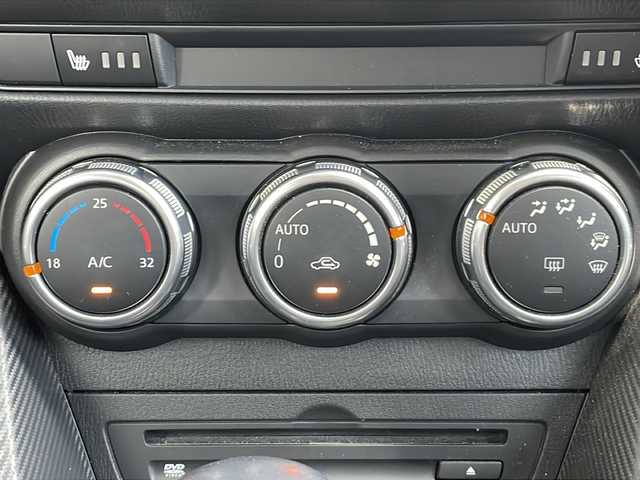 マツダ デミオ 13S ツーリング 長野県 2016(平28)年 3.4万km ジェットブラックマイカ ４WD/純正メーカーナビ/純正15インチアルミ/プッシュスタートエンジン/社外アルミ冬タイヤ４本積込/純正フロアマット/保証書