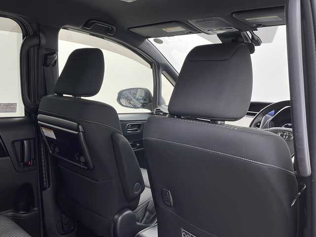 トヨタ ヴォクシー ハイブリッド ZS 栃木県 2017(平29)年 5.6万km ボルドーマイカメタリック 純正10インチナビ/・AM/FM/CD/DVD/SD/BT/フルセグTV/社外フリップダウンモニター/トヨタセーフティセンス/・衝突被害軽減ブレーキ/・レーンキープアシスト/・クルーズコントロール/・先行車発進告知/・オートハイビーム/バックカメラ/両側電動スライドドア/ビルトインETC/オートライト/LEDヘッドライト/フォグランプ/純正フロアマット/保証書/取扱説明書