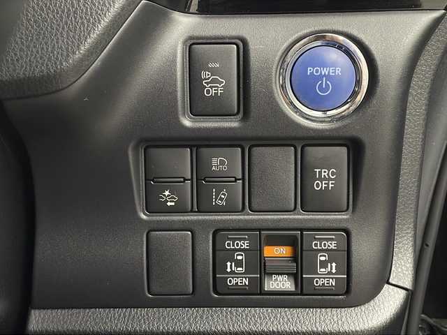 トヨタ ヴォクシー ハイブリッド ZS 栃木県 2017(平29)年 5.6万km ボルドーマイカメタリック 純正10インチナビ/・AM/FM/CD/DVD/SD/BT/フルセグTV/社外フリップダウンモニター/トヨタセーフティセンス/・衝突被害軽減ブレーキ/・レーンキープアシスト/・クルーズコントロール/・先行車発進告知/・オートハイビーム/バックカメラ/両側電動スライドドア/ビルトインETC/オートライト/LEDヘッドライト/フォグランプ/純正フロアマット/保証書/取扱説明書