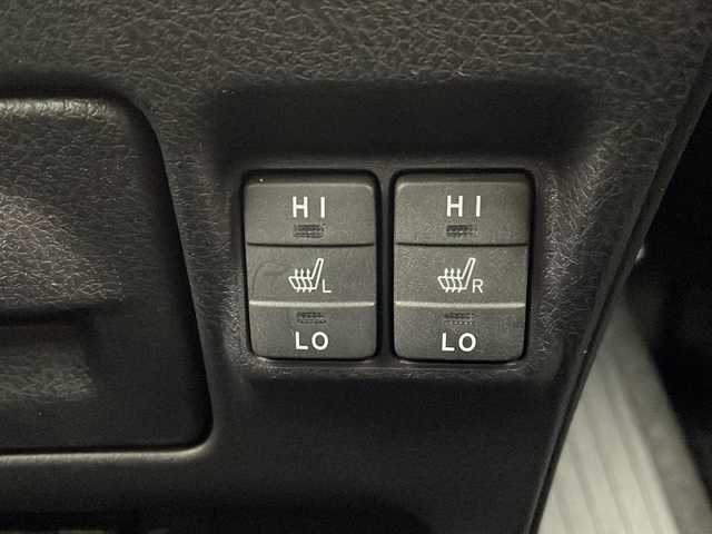 トヨタ ヴォクシー ハイブリッド ZS 栃木県 2017(平29)年 5.6万km ボルドーマイカメタリック 純正10インチナビ/・AM/FM/CD/DVD/SD/BT/フルセグTV/社外フリップダウンモニター/トヨタセーフティセンス/・衝突被害軽減ブレーキ/・レーンキープアシスト/・クルーズコントロール/・先行車発進告知/・オートハイビーム/バックカメラ/両側電動スライドドア/ビルトインETC/オートライト/LEDヘッドライト/フォグランプ/純正フロアマット/保証書/取扱説明書