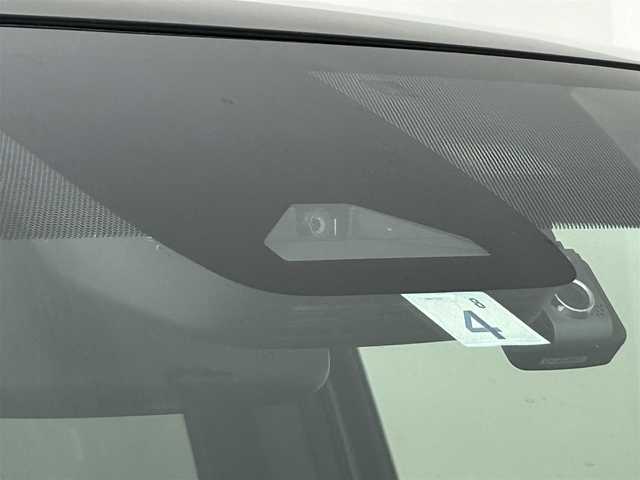 トヨタ ヴォクシー S－Z 道央・札幌 2022(令4)年 4万km アティチュードブラックマイカ ・４WD/・寒冷地仕様/・コネクティッドナビ対応８インチHDディスプレイオーディオ/　USB/BT/Miracast/AppleCarplay/AndroidAuto/・前後ドラレコ（NX-DR-W22 NEXTEC）/・ETC/・バックカメラ/・MTモード付AT/・レーダークルーズコントロール/・両側パワースライドドア/・横滑り防止装置/・前後コーナーセンサー/・レーンキープアシスト/・プリクラッシュセーフティ/・ブレーキホールド/・オートマチックハイビーム/・オートライト/・LEDヘッドライト/・車線逸脱警報/・薄暮灯/・プッシュスタート　/・スマートキー/・ステアリングスイッチ/・２列目サンシェード/・純正AW16インチ/・保証書付き/・取説付き