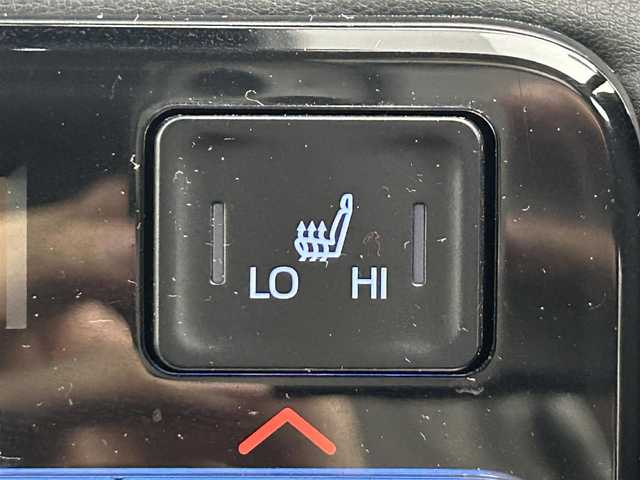 トヨタ ヴォクシー S－Z 道央・札幌 2022(令4)年 4万km アティチュードブラックマイカ ・４WD/・寒冷地仕様/・コネクティッドナビ対応８インチHDディスプレイオーディオ/　USB/BT/Miracast/AppleCarplay/AndroidAuto/・前後ドラレコ（NX-DR-W22 NEXTEC）/・ETC/・バックカメラ/・MTモード付AT/・レーダークルーズコントロール/・両側パワースライドドア/・横滑り防止装置/・前後コーナーセンサー/・レーンキープアシスト/・プリクラッシュセーフティ/・ブレーキホールド/・オートマチックハイビーム/・オートライト/・LEDヘッドライト/・車線逸脱警報/・薄暮灯/・プッシュスタート　/・スマートキー/・ステアリングスイッチ/・２列目サンシェード/・純正AW16インチ/・保証書付き/・取説付き