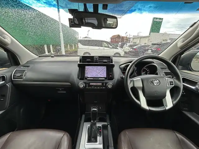 トヨタ ランドクルーザー プラド TX Lパッケージ・G－フロンティア 茨城県 2017(平29)年 7.2万km アティチュードブラックマイカ ワンオーナー/社外ナビ（Bluetooth接続/AM/FM/フルセグTV/CD・CDチェンジャー/SD/HDMI）/バックカメラ/ETC2.0/クルーズコントロール/前後コーナーセンサー/前方ドライブレコーダー/レザーシート/前方パワーシート/シートヒーター/純正18インチアルミホイール/DPF再生ボタン/IDLEUPボタン/横滑り防止装置/ダウンヒルアシストコントロール/盗難防止装置