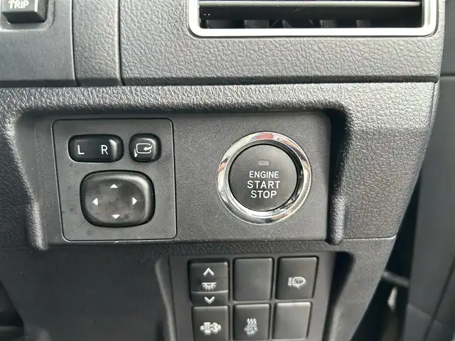 トヨタ ランドクルーザー プラド TX Lパッケージ・G－フロンティア 茨城県 2017(平29)年 7.2万km アティチュードブラックマイカ ワンオーナー/社外ナビ（Bluetooth接続/AM/FM/フルセグTV/CD・CDチェンジャー/SD/HDMI）/バックカメラ/ETC2.0/クルーズコントロール/前後コーナーセンサー/前方ドライブレコーダー/レザーシート/前方パワーシート/シートヒーター/純正18インチアルミホイール/DPF再生ボタン/IDLEUPボタン/横滑り防止装置/ダウンヒルアシストコントロール/盗難防止装置