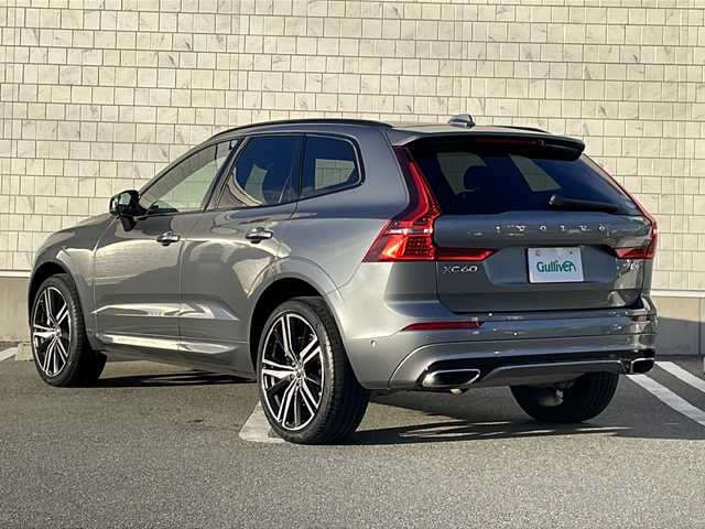 ボルボ ＸＣ６０ B6 AWD Rデザイン 山形県 2021(令3)年 2.4万km シルバー CitySafety/全車速追従機能付ACC/パイロットアシスト/ステアリングアシスト付BLIS/レーンチェンジマージエイド/レーンキーピングエイド/クロストラフィックアラート/ロードサインインフォメーション/フルアクティブハイビーム/ブレーキオートホールド機能/パークアシストパイロット/サンルーフ/ヘッドアップディスプレイ/パーフォレーテッドファインナッパレザー/8ウェイパワーシト(D/N)/電動ランバーサポート(D/N)/シートヒーター(全席)/harman/kardonプレミアムサウンド/純正HDDナビゲーション/(BT/USB/AppleCarPlay/Android Auto)/フルセグTV/ETC2.0/ステアリングヒーター/インテリアイルミネーション/パワーテールゲート/4ゾーンフルオートマチックエアコン/LEDフロントフォグライト/保証書