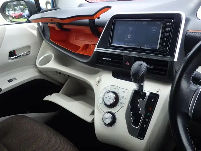 トヨタ シエンタ ハイブリッド G 千葉県 2016(平28)年 6.6万km コバルトブルーメタリック Toyota Safety Sense/・プリクラッシュセーフティ/・レーンディパーチャーアラート/・オートハイビーム/両側パワースライドドア/純正SDナビ/ワンセグTV/【CD再生機能　Bluetooth接続】/ドライブレコーダー/革巻きステアリング/ETC/LEDヘッドライト/フォグライト/ウインカーミラー/スマートキー