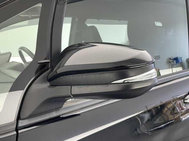 トヨタ ヴォクシー ZS 煌 長野県 2018(平30)年 3.8万km ブラック 社外メモリナビ（型番：NRーMZ25）/（FM＆AM＆Bluetooth＆SD）/バックカメラ/トヨタセーフティセンス/・クルーズコントロール（追従なし）/・レーンキープアシスト/・衝突被害軽減システム/LEDヘッドライト/LEDフォグランプ/オートライト/ドアバイザー/片側パワースライドドア/16インチ純正アルミホイール/社外フロアマット/ETC/スマートキー/スペアキー（１本）/保証書/取扱説明書