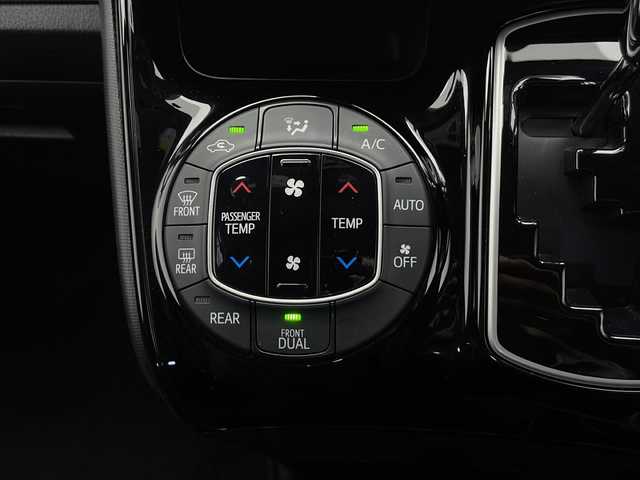 トヨタ ヴォクシー ZS 煌 長野県 2018(平30)年 3.8万km ブラック 社外メモリナビ（型番：NRーMZ25）/（FM＆AM＆Bluetooth＆SD）/バックカメラ/トヨタセーフティセンス/・クルーズコントロール（追従なし）/・レーンキープアシスト/・衝突被害軽減システム/LEDヘッドライト/LEDフォグランプ/オートライト/ドアバイザー/片側パワースライドドア/16インチ純正アルミホイール/社外フロアマット/ETC/スマートキー/スペアキー（１本）/保証書/取扱説明書
