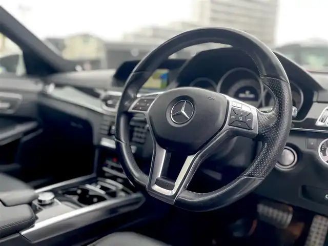 メルセデス・ベンツ Ｅ２５０ アバンギャルド 栃木県 2013(平25)年 6.9万km 白 シートヒーター /レーダーセーフティパッケージ /純正ナビ /フルセグTV/Bluetooth AM FM /バックカメラ /ディストロニックプラス /ハーフレザー /純正18インチAW /LED /キーレスゴー /パワーシート /ETC /前後ドライブレコーダー /保証書 /取扱説明書