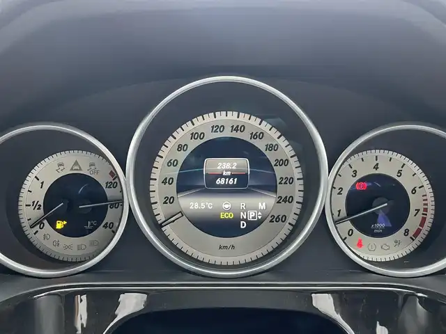 メルセデス・ベンツ Ｅ２５０ アバンギャルド 栃木県 2013(平25)年 6.9万km 白 シートヒーター /レーダーセーフティパッケージ /純正ナビ /フルセグTV/Bluetooth AM FM /バックカメラ /ディストロニックプラス /ハーフレザー /純正18インチAW /LED /キーレスゴー /パワーシート /ETC /前後ドライブレコーダー /保証書 /取扱説明書