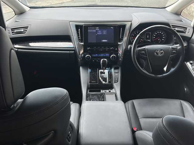トヨタ アルファード S Cパッケージ 静岡県 2022(令4)年 3.5万km ブラック 純正ナビ/・CD/DVD/USB/Bluetooth/Miracast/・ラジオ/フルセグTV/主要装備/・レーダークルーズコントロール　/・ドライブレコーダー　/・フリップダウンモニター　/・ＥＴＣ　/・バックカメラ　/・デジタルインナーミラー　/・両側パワースライドドア　/・パワーバックドア　/・ハンドルヒーター/・ステアリングリモコン/・レーンキープアシスト/・コーナーセンサー/・オートライト/・オートハイビーム/・シートメモリー/・パワーシート/・シートヒーター/・エアシート/・オートホールド/・プッシュスタート/・スマートキー