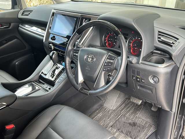 トヨタ アルファード S Cパッケージ 静岡県 2022(令4)年 3.5万km ブラック 純正ナビ/・CD/DVD/USB/Bluetooth/Miracast/・ラジオ/フルセグTV/主要装備/・レーダークルーズコントロール　/・ドライブレコーダー　/・フリップダウンモニター　/・ＥＴＣ　/・バックカメラ　/・デジタルインナーミラー　/・両側パワースライドドア　/・パワーバックドア　/・ハンドルヒーター/・ステアリングリモコン/・レーンキープアシスト/・コーナーセンサー/・オートライト/・オートハイビーム/・シートメモリー/・パワーシート/・シートヒーター/・エアシート/・オートホールド/・プッシュスタート/・スマートキー