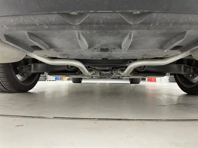 レクサス ＩＳ 300h Fスポーツ 滋賀県 2013(平25)年 6.5万km ホワイトノーヴァガラスフレーク レザーシート/バックカメラ/TRDエアロ/LEDヘッドライト/コーナーセンサー/ドラレコ/クルーズコントロール/パワーシート/シートヒーター/ベンチレーション/純正ナビ/Bluetooth/純正18インチAW